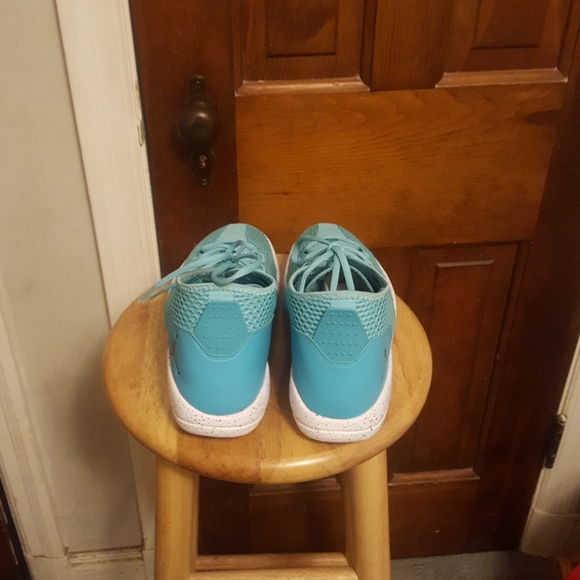 MEN'S ATHLETIC SHOES - Picture 4 of 7